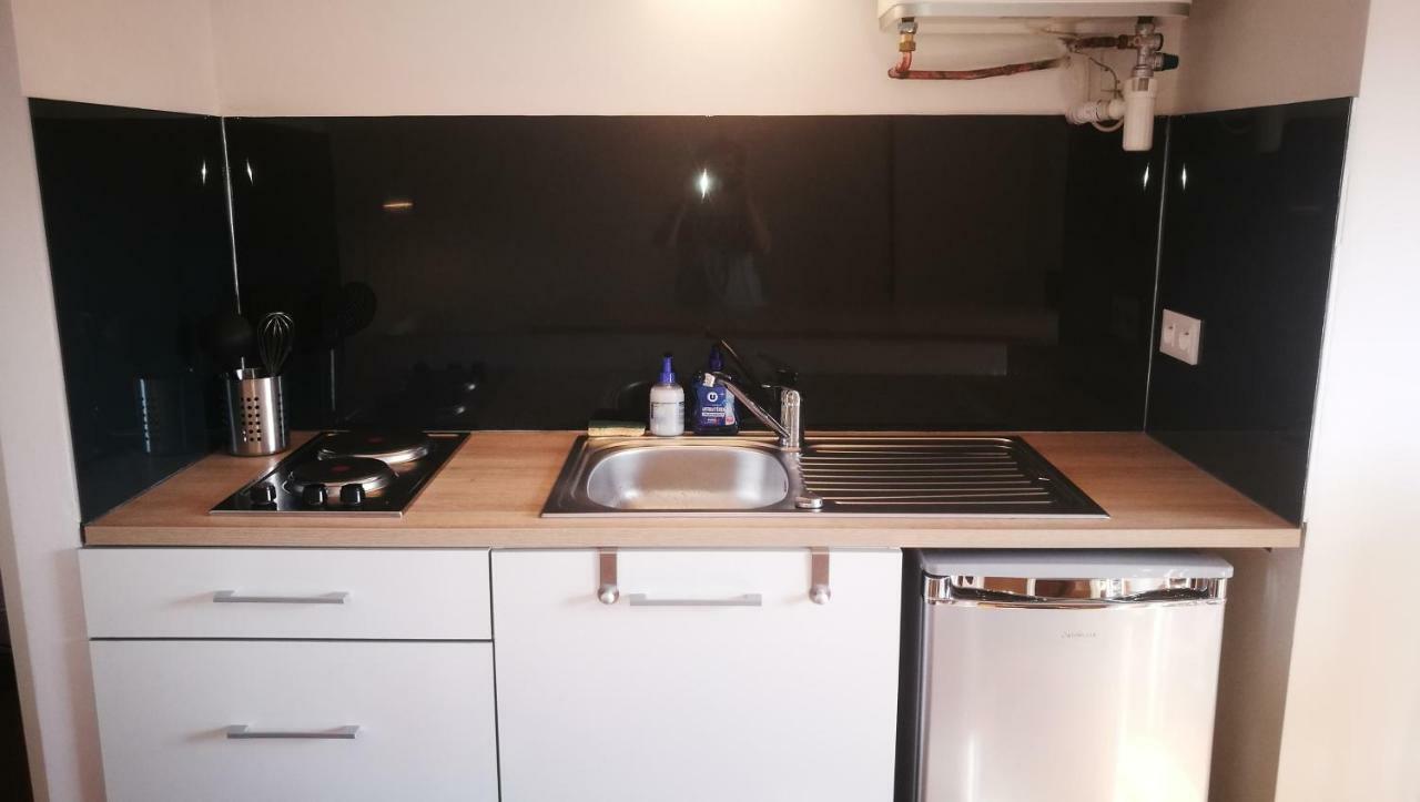 Studio avec balcon au pied du Rocher d'Aiguilhe Appartamento Le Puy-en-Velay Esterno foto